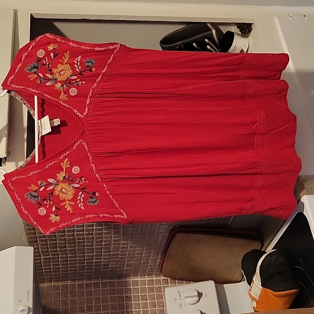 Red embroidered baby doll tee.  Knox Rose, XL